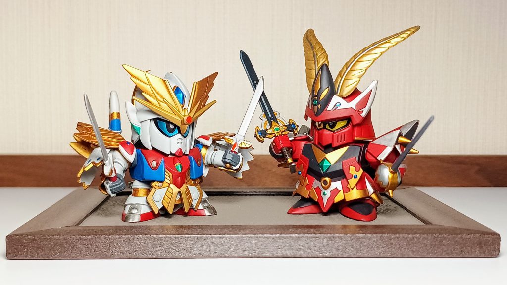 剣を合わせて。同じシリーズの騎士でも顔の作りがかなり違って面白いです。