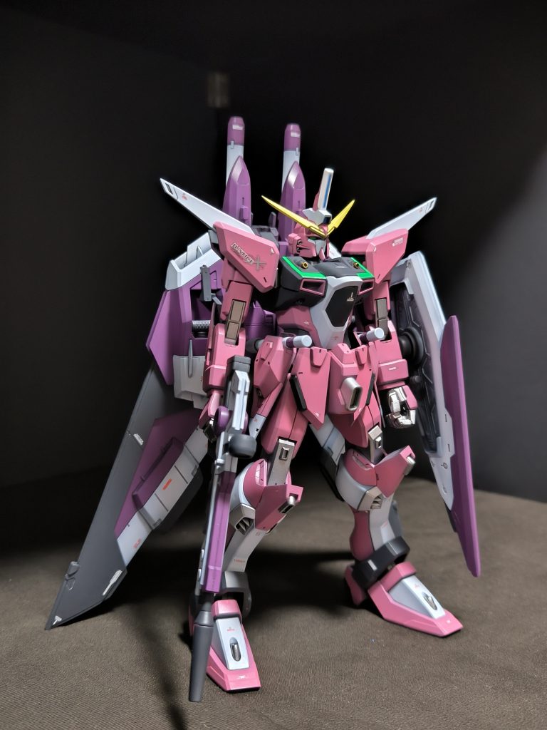 ジャスティス系は成形色が定まっていない?素組みだとキットによってだいぶ印象が違います。今回は劇中やイラストを参考に好みでまとめてみました。