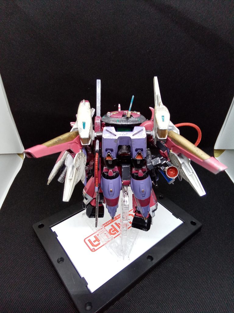 光の翼に大型ビームキャノンと拡散式ビーム砲大型実体剣にドラグーン×2機