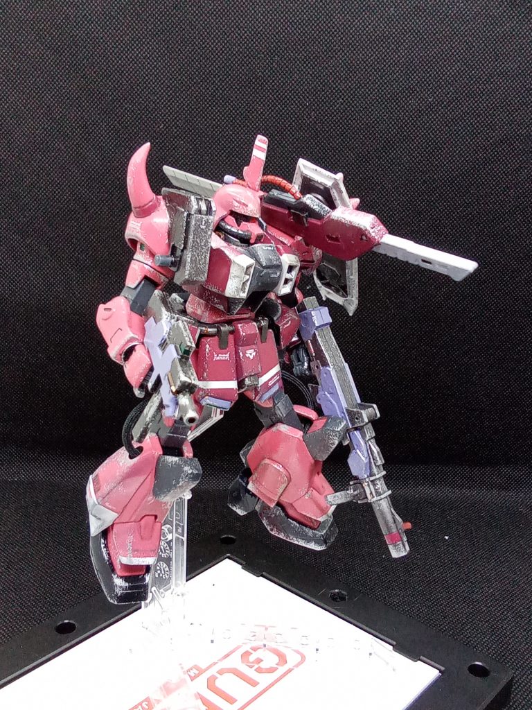 バックパックパージからの近接戦モード右手ビームカービンは右の腰アーマーに取り付けられるように改造 グレネードは装備箇所が無くなったのでオミット