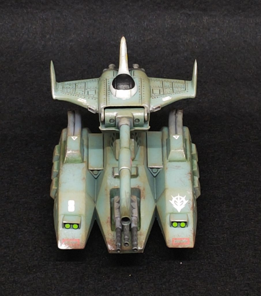 ミリタリー色が強いメカでも、安易に暗い色を塗らないのが私の拘りです。