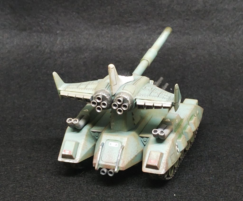 バーニアノズルは削り込んでます。竹槍マフラーは片方を失くしたので、ランナーから作りました。