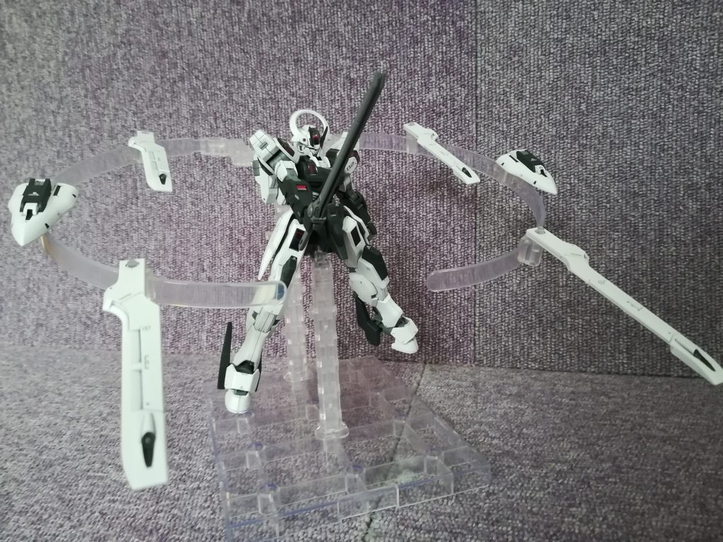 今回、ビットを飾るためにコトブキヤのディスプレイベースを導入しました。迫力があっていい感じです。