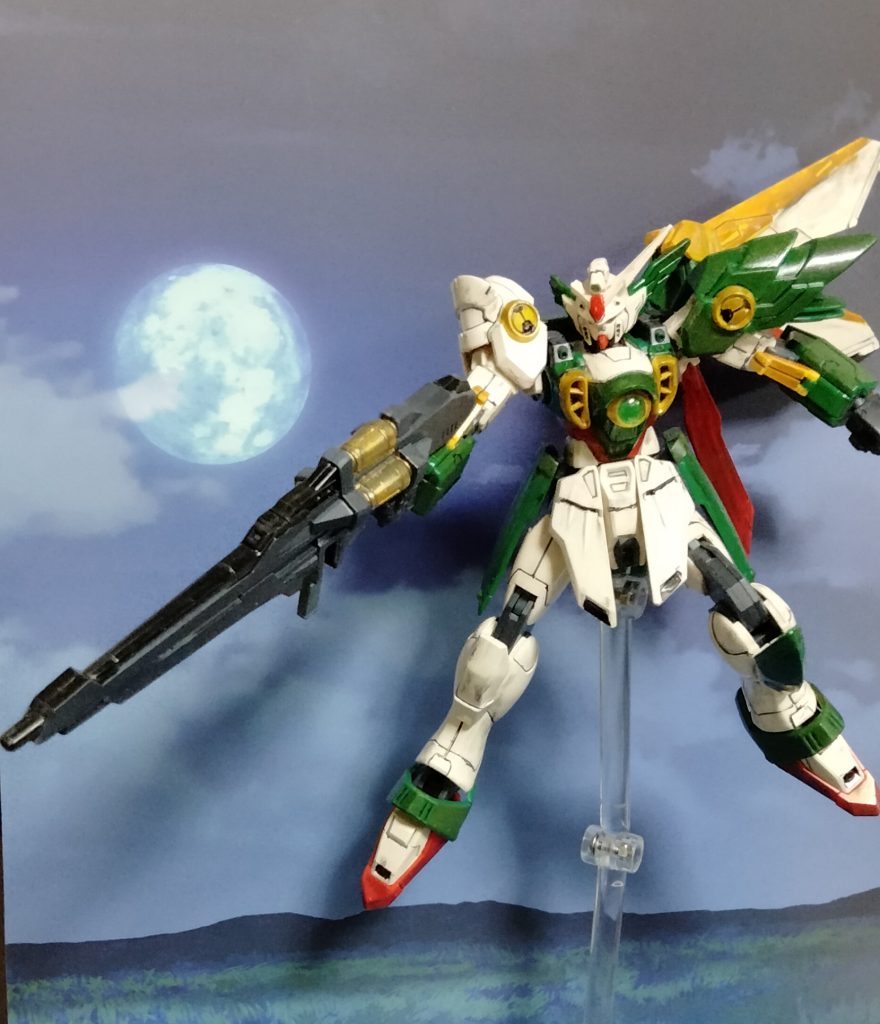 バスターライフルの弾倉部分にはマーカーのイエローゴールドを使ってます 