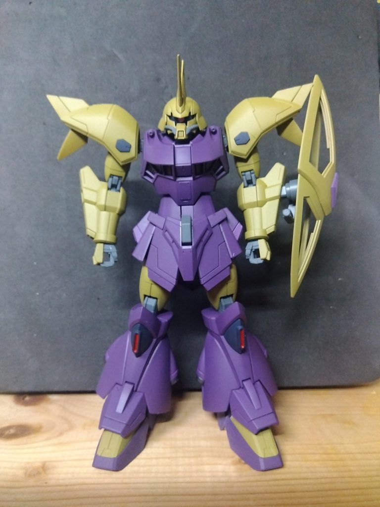 宇宙世紀のシンプルな塗り分けを意識しているのでC.E.感が薄くなったと思います。 