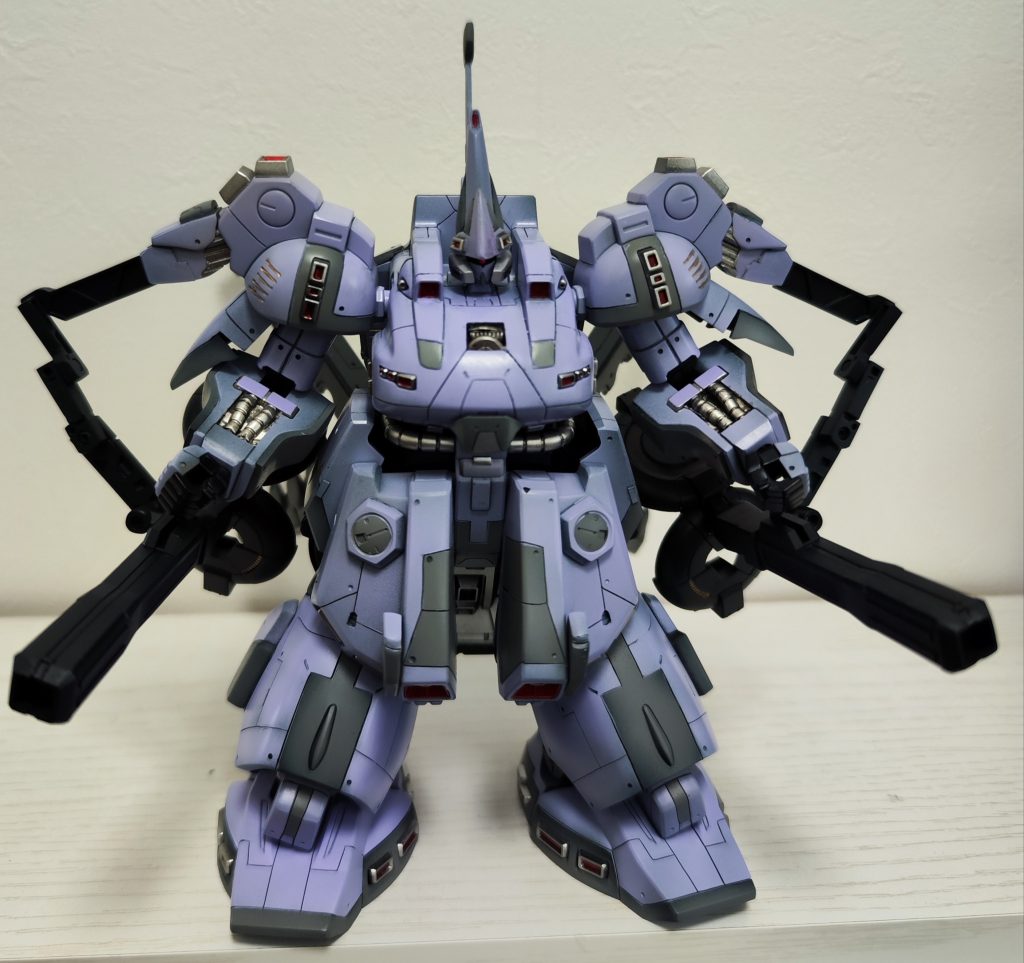 構えるようにしましたがアームをケチったら微妙な感じになっちゃった