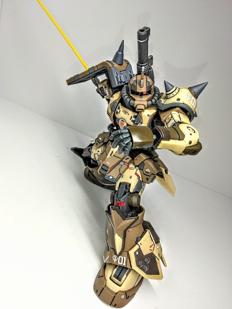 前々から思っていたのですがザクは右手に武器を持つのに何故右肩にシールドがあるのか????もしや設計した人が全員左利きだったとか?まぁどちらにせよかっよけりゃいいんですよ!!!!!!