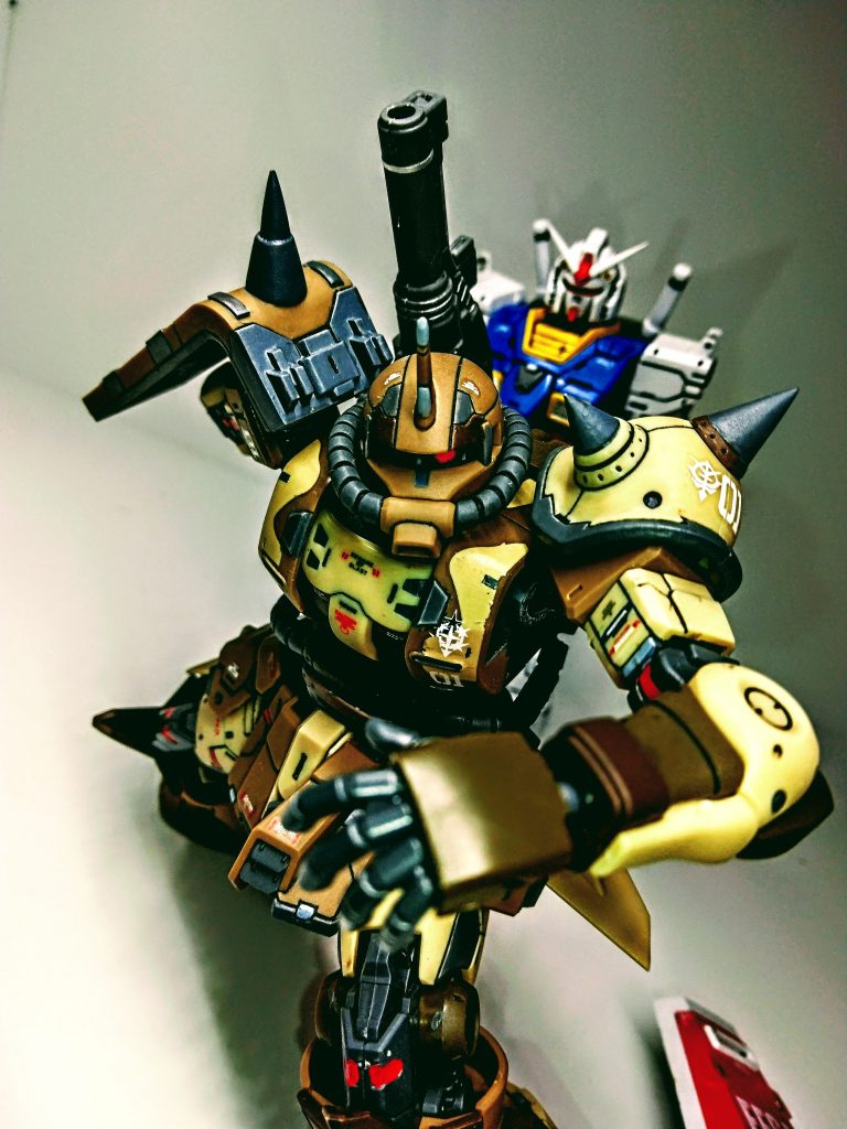 題名［奪われた獲物を取り返しに来る白い悪魔］実際に戦場で一瞬で後ろとかに回り込んでそうなのでやっぱアムロ怖い……｡ﾟ(ﾟ´ω`ﾟ)ﾟ｡それと閲覧ありがとう御座いました!!!そして無事に高校2年へと進級できました!!!!部活、勉強、ガンプラを両立して今学期も頑張るぞ～～～!!!　ジイィィィクジィオン！！！