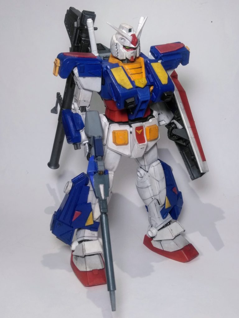 ナニハトモアレ、ハイ!アーマー装着🤭この子は「"UP主"がガンプラ復帰」でコサエタ記念すべき「 第一作😆💕」 復帰一発目なら、ヤッパリ話題の「MGガンダム」だよね😁と、いう事で実行したのでした😊因みに今回の蛇足作業は《シュトゥルム リュストゥング》と、言います😤