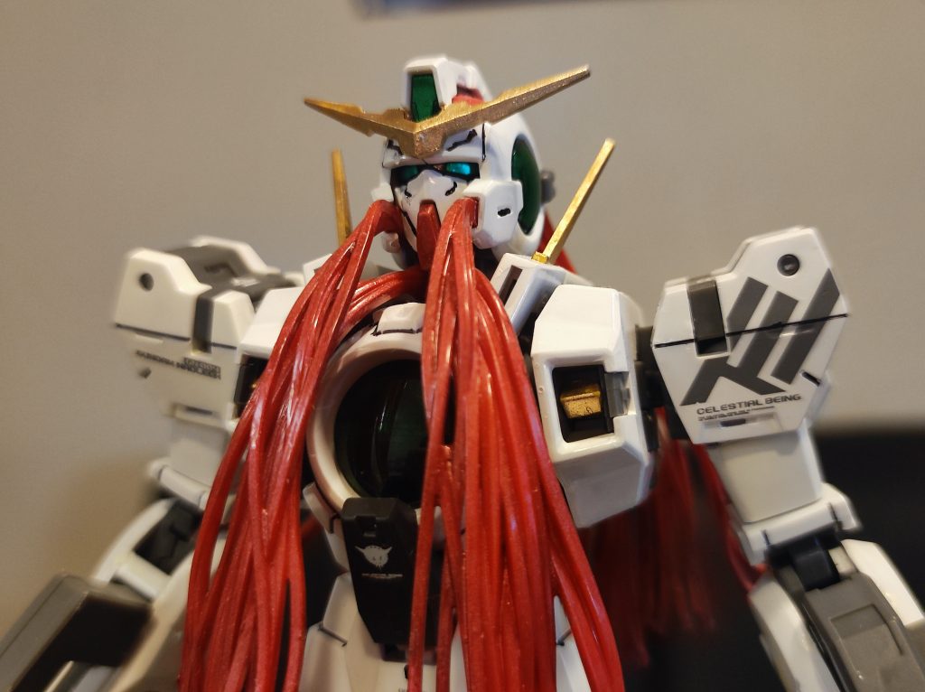 ナドレの印象は？長い髪のような特徴と思います。残念ながら調色は失敗しました (90% GX メタリックレッド + 10% 光沢白) 。もとは少しピンクを表現したいですが。