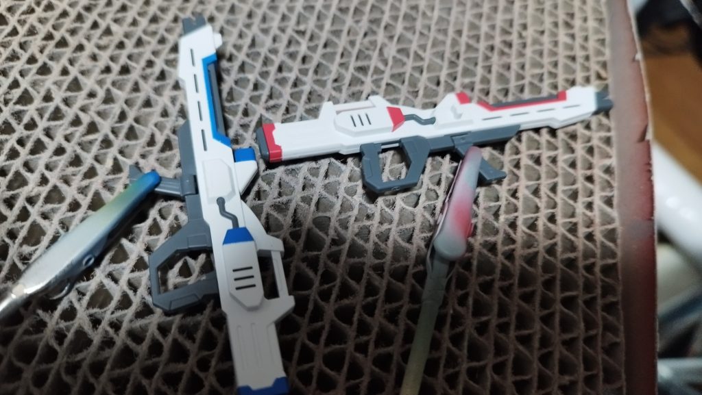 クレオスの専用色で塗り塗り