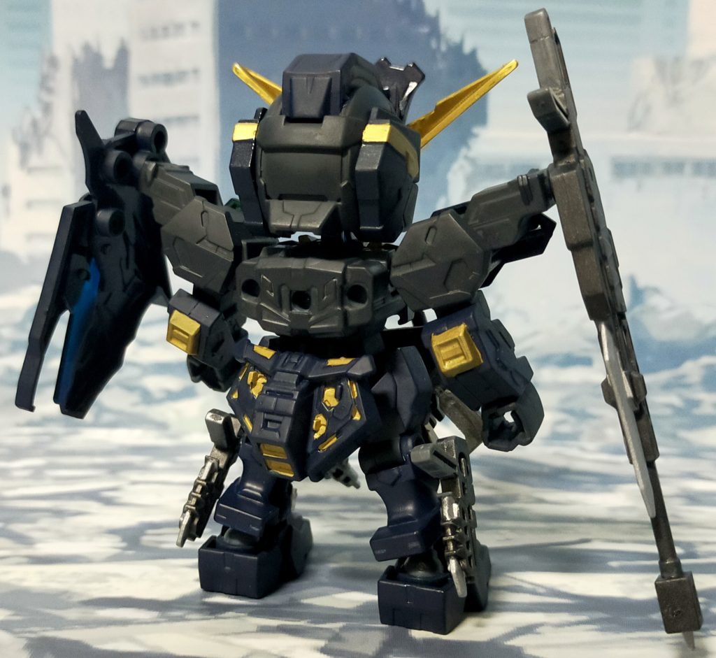 背面頭部と胴体、肩部と脚部、武装は黄忠ガンダムデュナメスのものを使用腕部、腰部と頭部ポリスマークはサージェントヴェルデバスターから使用しています。