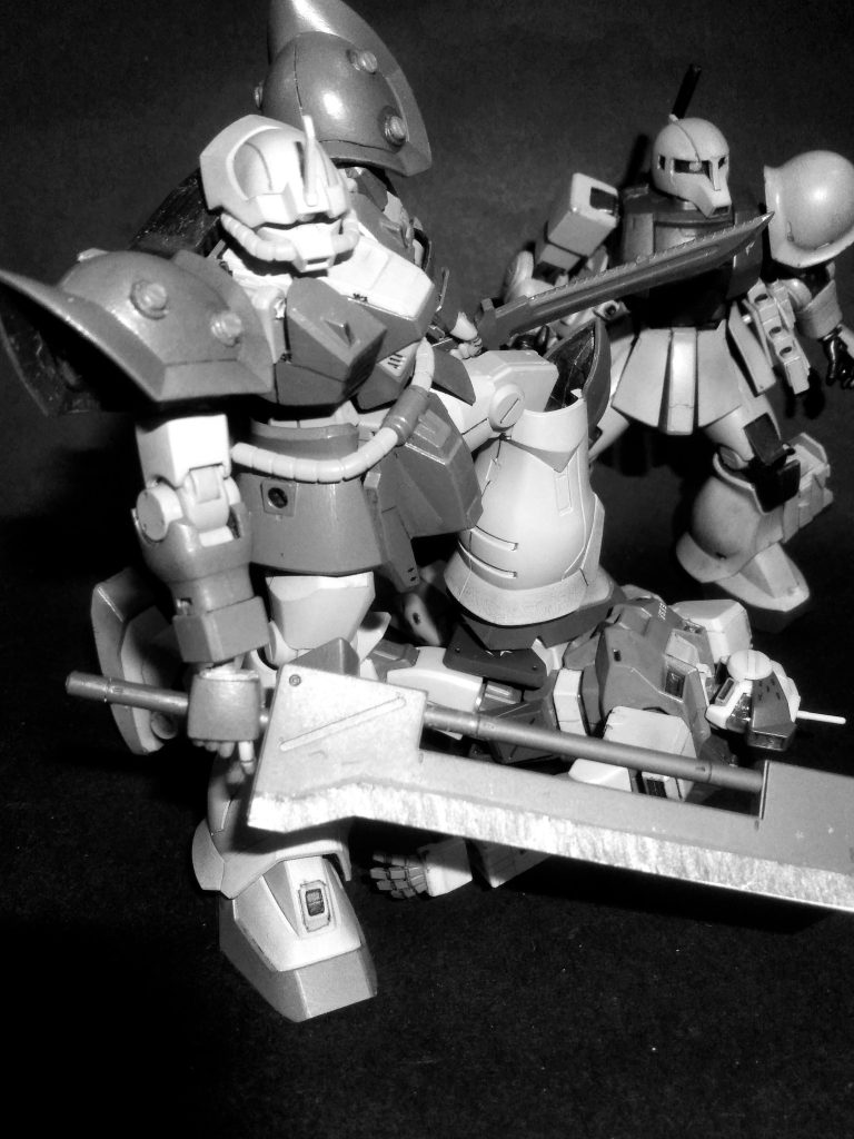 本当に「グフとドムの中間かよっ❗」って、ツッコミを入れずには居られない🤣🤣🤣"強くてカッケー"この子です😍💕「UP主」が"ゲルググと同列3位🥉"で大好きな機体です😤