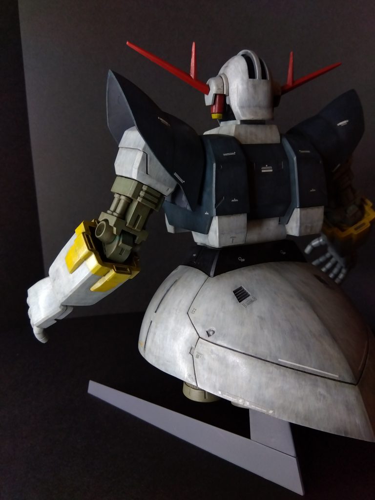 耳？とスカートの溝は深く掘っています！