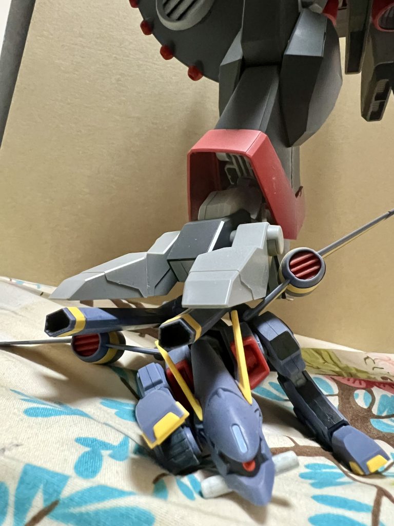 劇中の踏みつけ再現。アニメだともっとデカかったような?こんなふうに↓