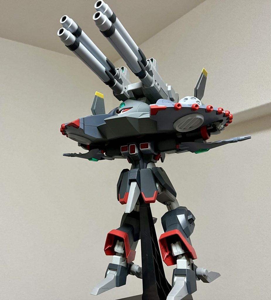 なんだか可愛いかも♥️のしのし歩きそうw劇中では浮きながら都市壊滅させてるヤバい機体ですが。