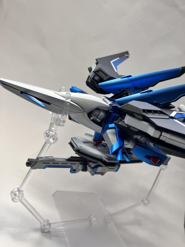 MA形態は変形させるのがめちゃくちゃ怖いです😨変形させるたびにパーツがポロポロ取れてあまりにもストレスでした。ですが変形が終わると達成感でより一層カッコよく見えます!