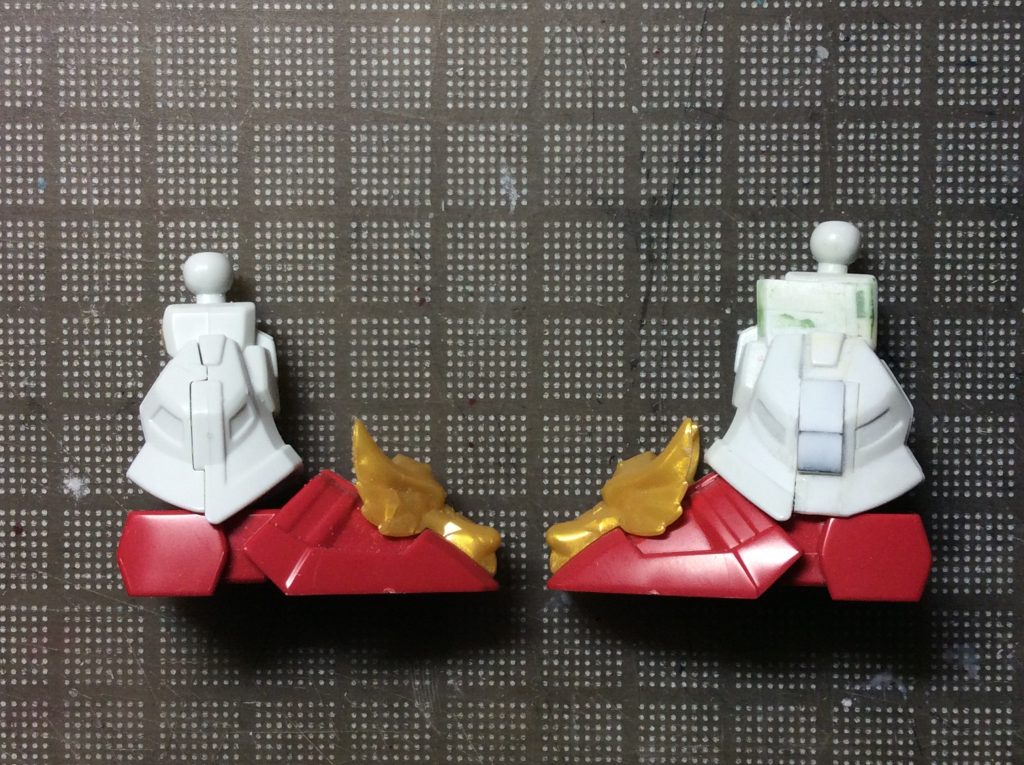 脚部大型化のビフォーアフター。前後と上下に幅増ししてますが、考えてみたら正面から見た幅は変わってない…そりゃ細く見えて当然だわな。