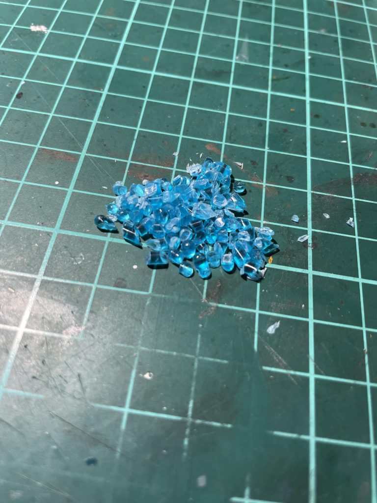 覚醒用のつぶつぶはランナーから切り出し。クリアーカラーのランナーって取っておきたくなりません?僕だけ?