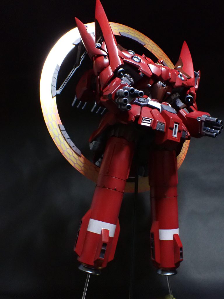 足も自作です。