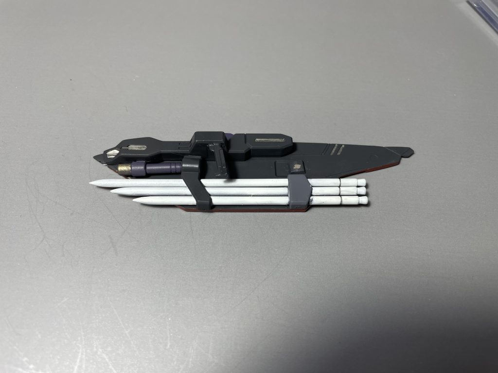 トリケロスの裏面腕穴見せないためにとトリケロスの接合は磁石を入れています。塗装剥げてるとこですね