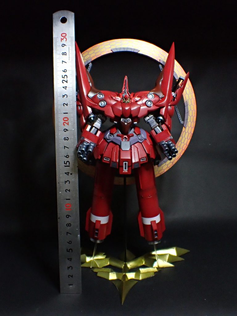 実寸は30センチの小さめネオジオングです。BB戦士ネオジオングをリアル体型に改造しています。