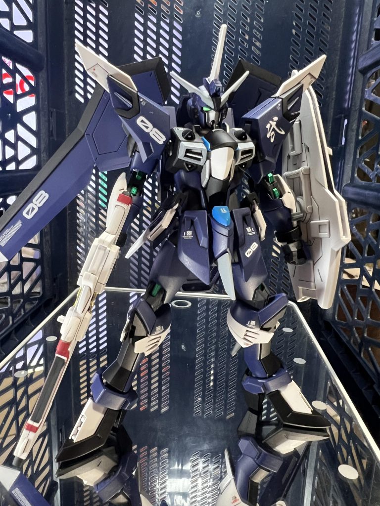 最近見つけたティターンズブルーの缶スプレーで塗装。すごいお気に入りの色が缶スプレーで使えるようになったけど、使いづらいです😭