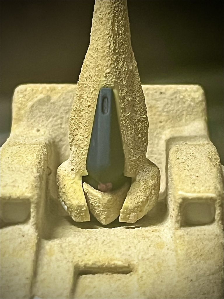 モノアイはHアイズに置き換えてます。このキットはピンバイスで穴を開けたりしなくてもできるので楽でしたd(´∀`*)たくさんの人に見ていただき、もっとこここうしたらいいよーとかアドバイスいただけると嬉しいです(*'∀'人)