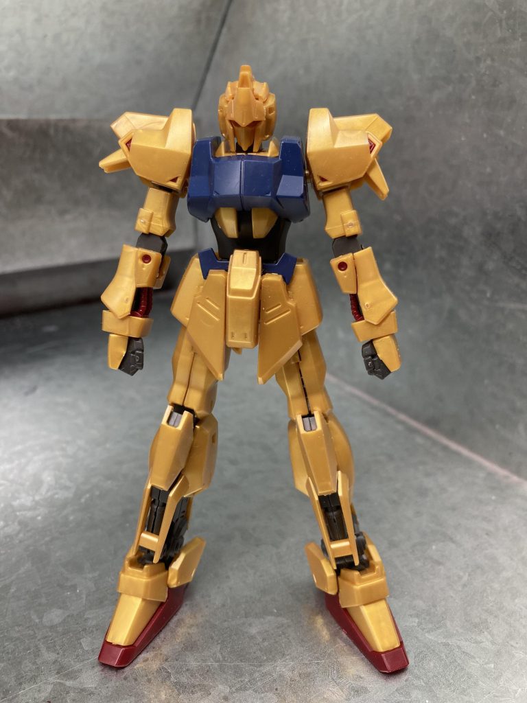 パチ組完成の図です。部分改修はアンテナ付け替え、スカート延長、背部ウイングの後ハメ化、各所の合わせ目消し、プラ棒によるディテール追加、モールド貼り直しを中心に実施していきました。