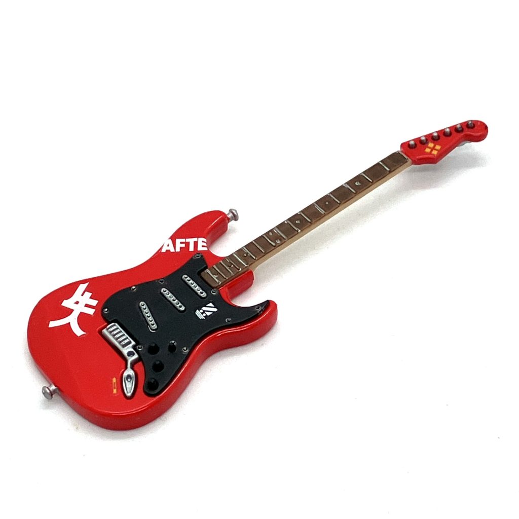 セリアで買ったギターキットに塗装し、境界戦機デカールでカスタムモデルにしました。