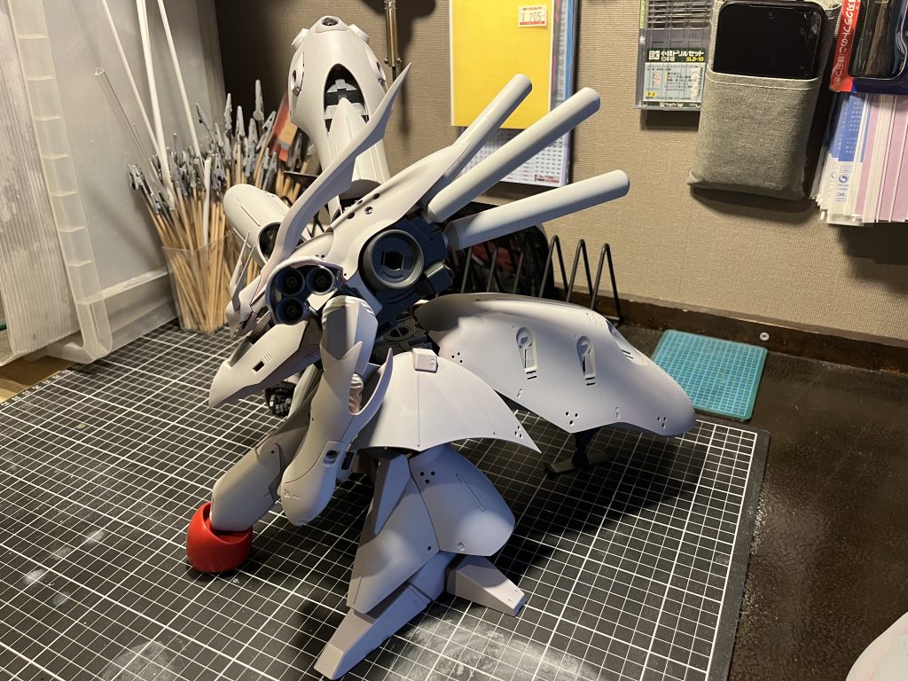 いつも作り急いでしまうので、全身サフ状態で組み上げてみたのは初めてかも。