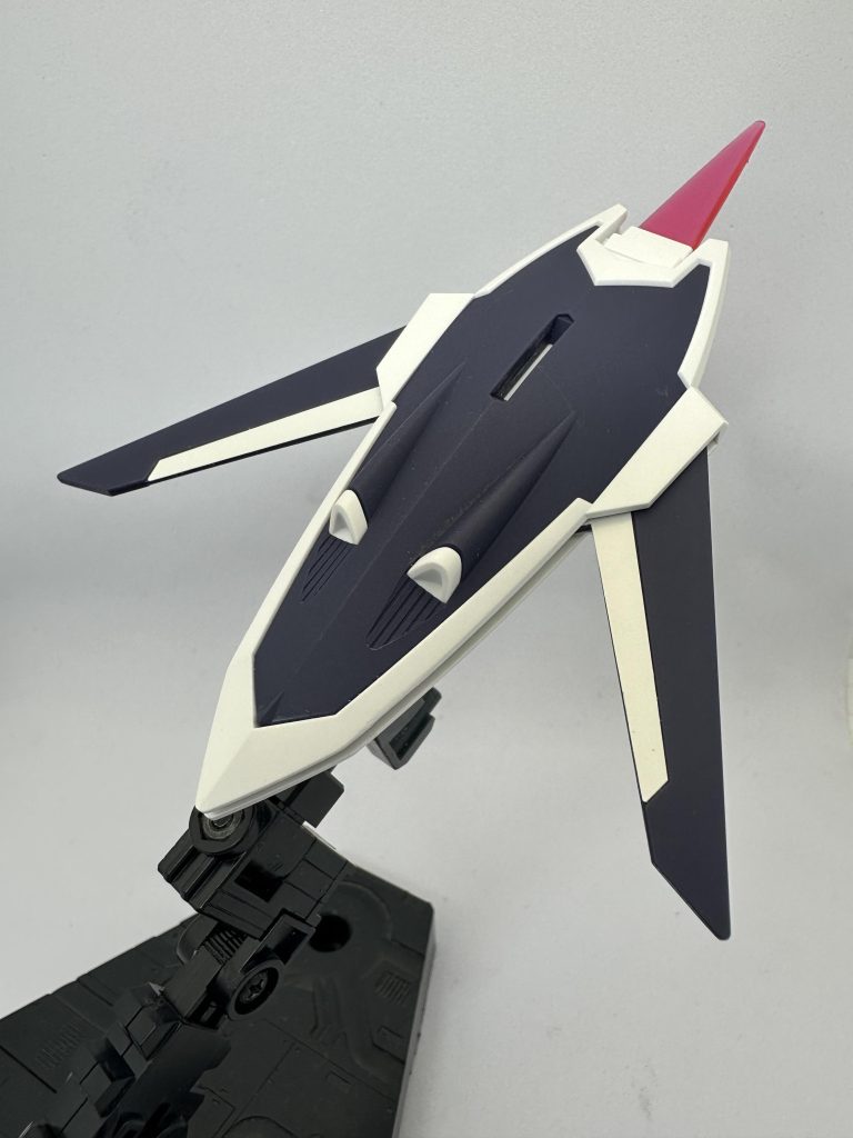 シールドプロポーションは細いのですが、関節がしっかりしているので、ポージングはし易く作りやすいキットでした。