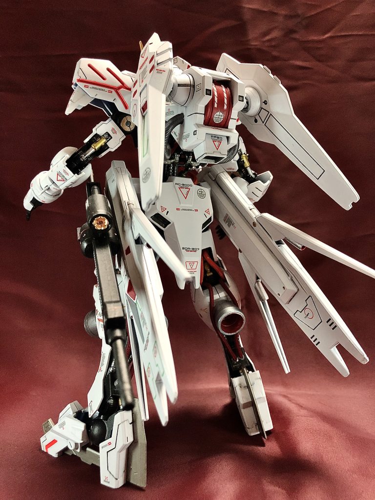 バックパック、脚裏にもパイプ等追加で