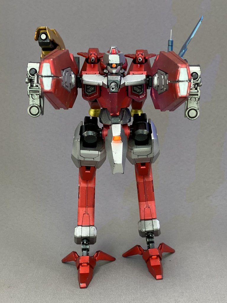 ・HEADガンダムぽさが強いので悩みました。クレストのEYE風にしました。