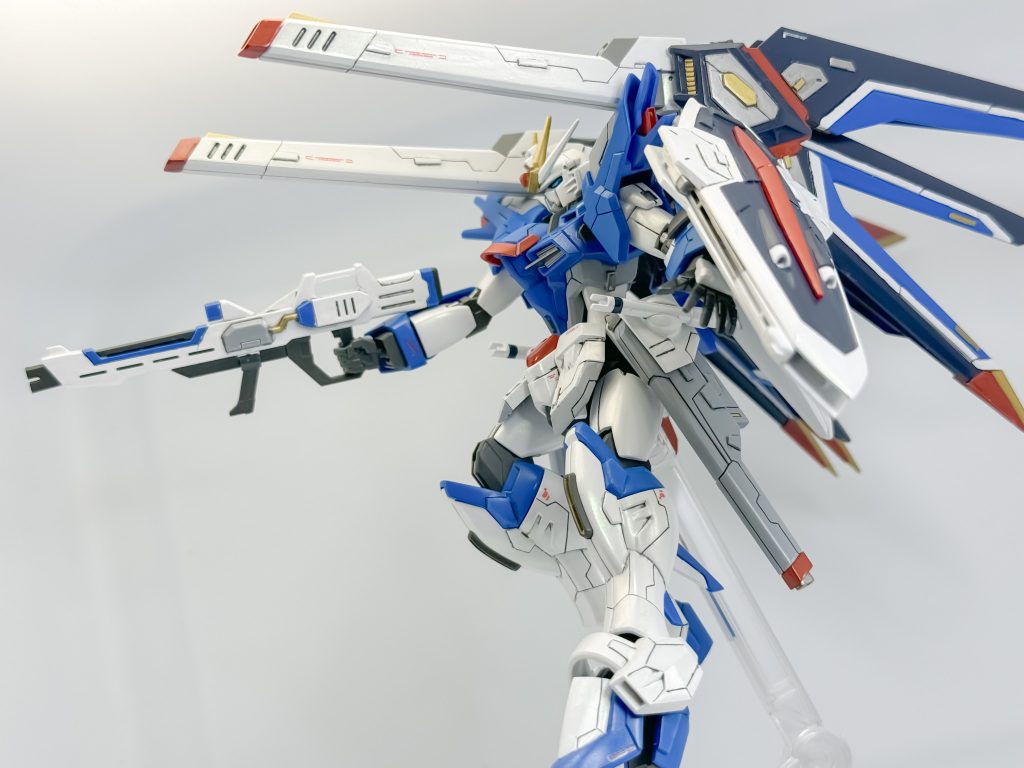 武装類は、ディテールも増やし、塗り分けも増やして情報量を増やしています。