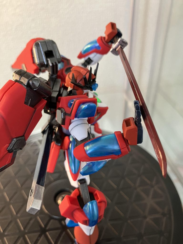 抜刀ポーズ。刀身は赤系にしてみました。