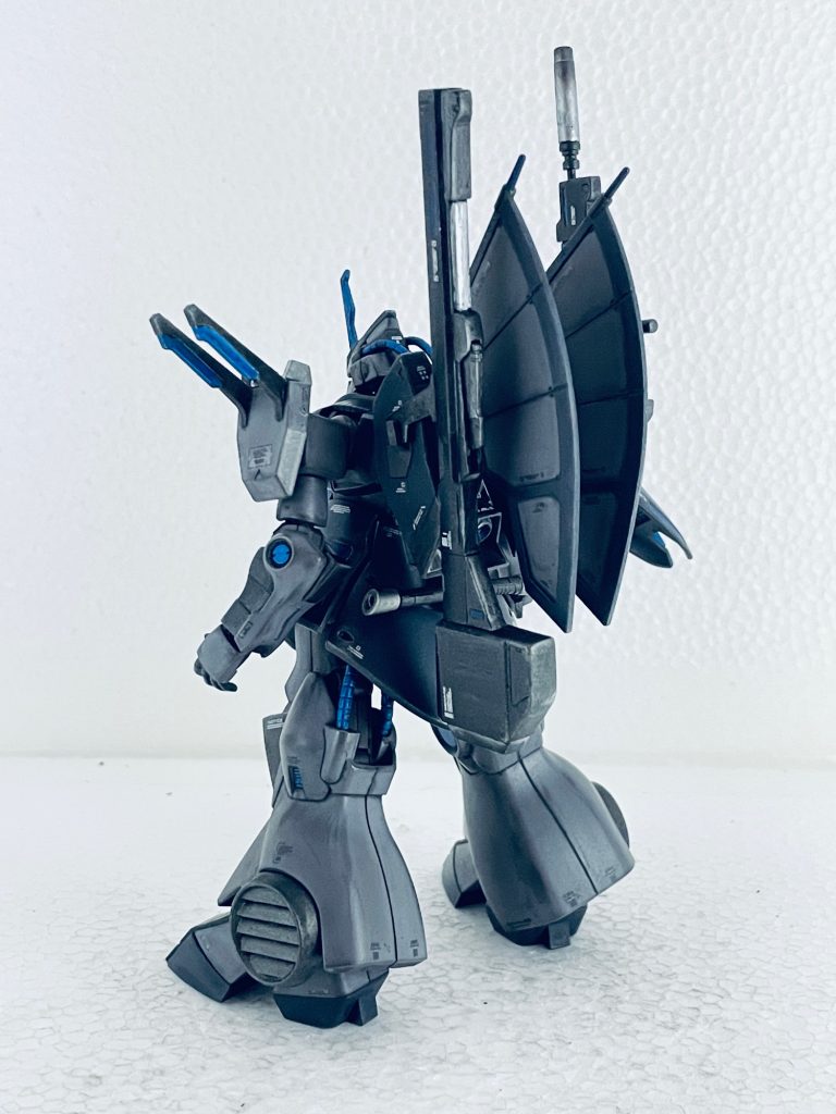 妄想設定UC0098。ラプラス事変後、世の中は混乱しながらも、地球連邦政府を中心に静けさを取り戻そうとしていた。しかし、戦乱の世こそ企業発展の礎であるとした民間組織が暗脈し、活動が活発化していた。ルオ商会もその中のひとつで、自らの自衛組織のためMSの開発研究を強化していた。グリプス戦役時の名機として名高いディジェの改造、アップデートに長けていたルオ商会は、サイコフレーム技術を秘密裏に入手、ディジェに換装しテストを行っていた。テストパイロットには若干17歳の強化人間、イザベラが選出される。彼女は地球でのミッションを順調にこなしていくが、偶然発生した戦闘に巻き込まれる。その最中、1人の中年男性を救うこととなる。その中年男性はある時期の記憶を無くしており、両手、両足は義手義足となっていた・・・イザベラと謎の男性の運命が動き出す。と、いう妄想設定です。