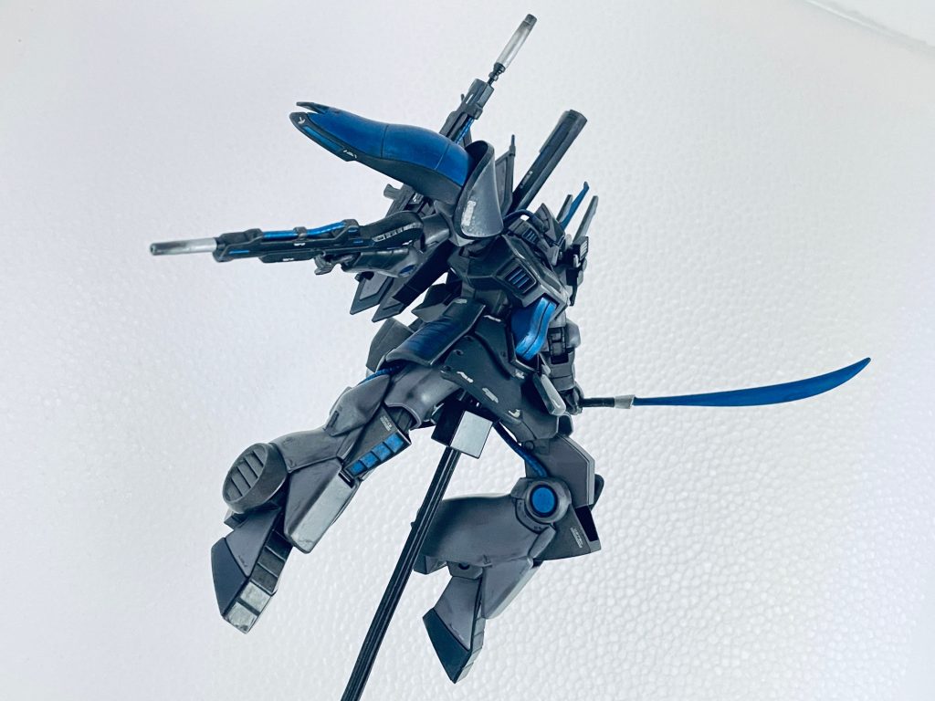 ルオ商会版ディジェHGをシンプルに組みました。 メタリックブルーの部分がサイコフレーム部分です。現在もう一つのディジェ製作中。謎の男性が搭乗するかも・・・