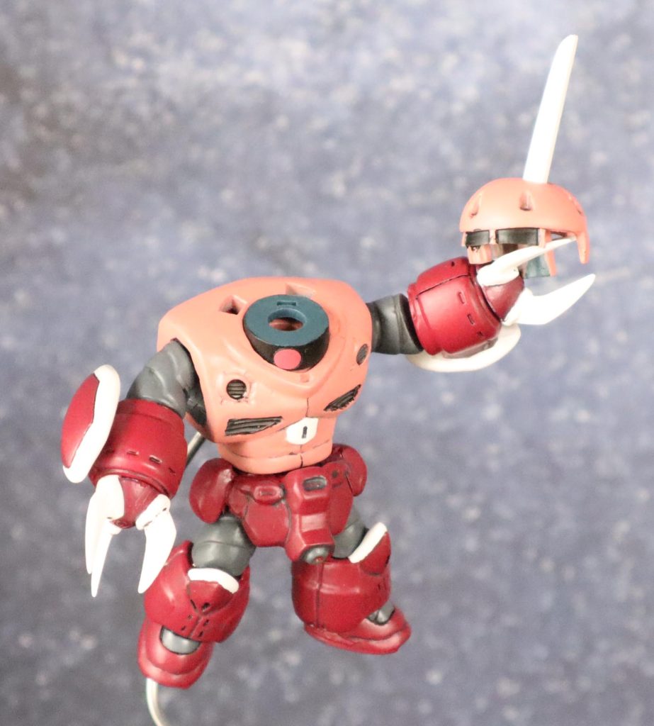 ガシャポン戦士NEXTのズゴックを使用したのでモノアイも可動します。インフィニットジャスティス弐式は、入っておりません。