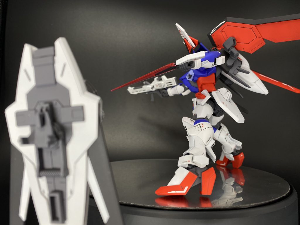 劇中の活躍シーンで1番印象的だったところです。シールド裏の塗り分けを頑張った甲斐がありました。