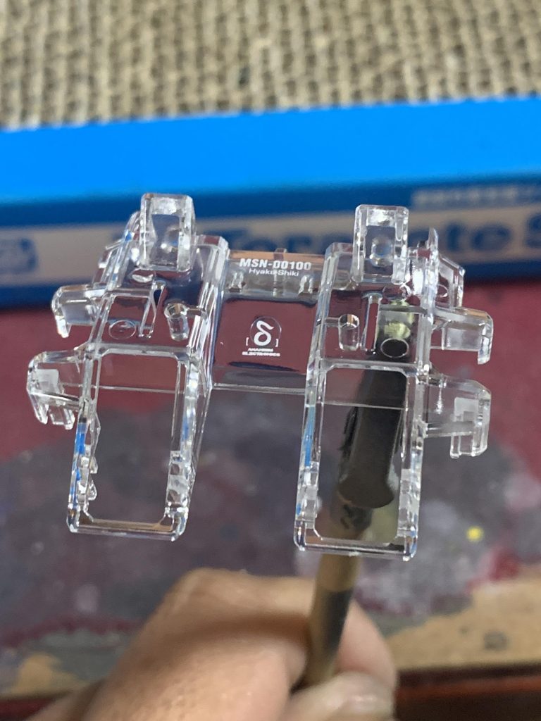 表裏にクリアを吹くと透明度アップ。