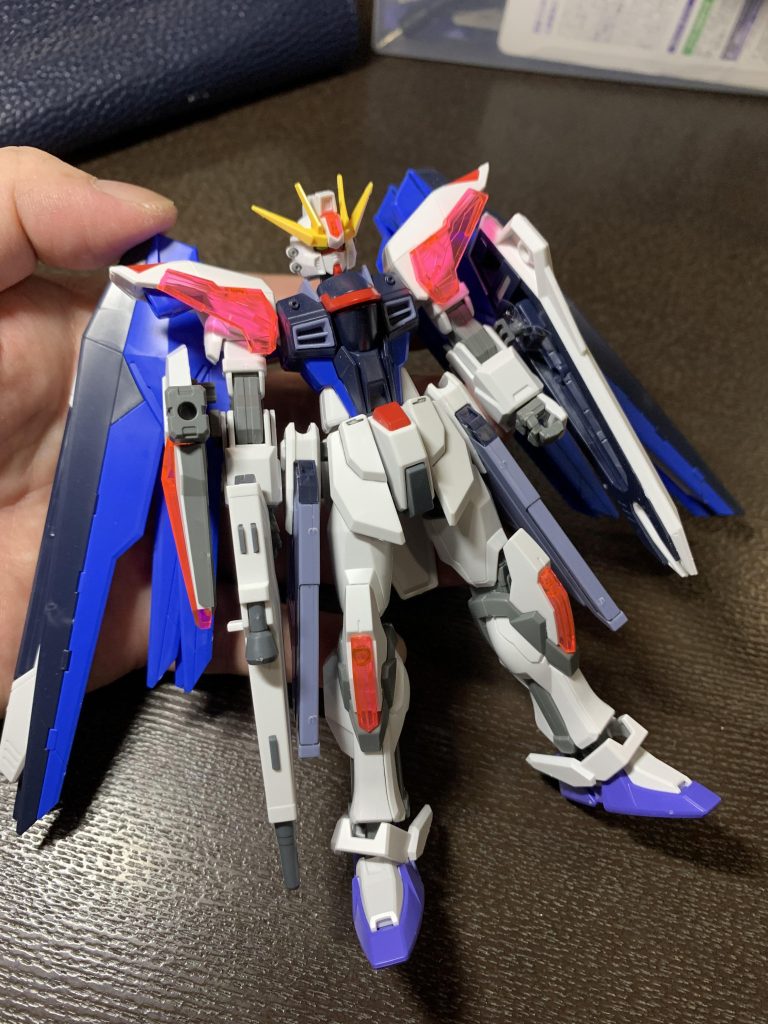 肩にクリアパーツ嵌めましたが…イマイチでしたw