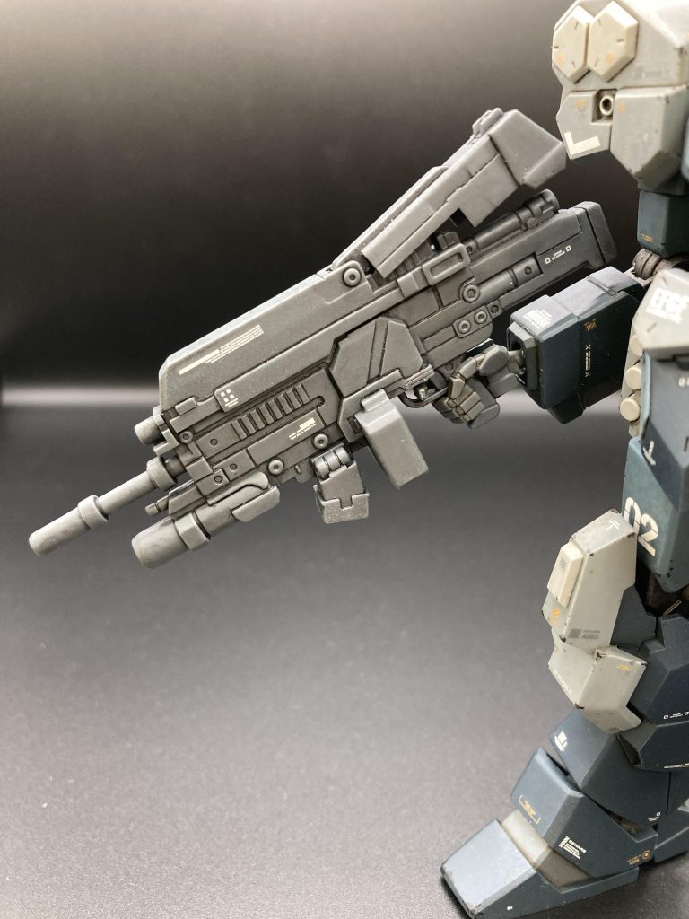 キット付属のライフルかっこいいですよね。モールド掘り直してスミが入りやすいようにしました(メンドクセー)