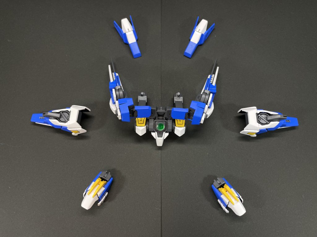 これまでのパックとは異なり、構成パーツはバックパックのみではない。肩部・腕部・脚部アーマーパーツが分離し、スカイフリーダムの全身にそれぞれ合体することで機体性能の強化を行う。以下Action…