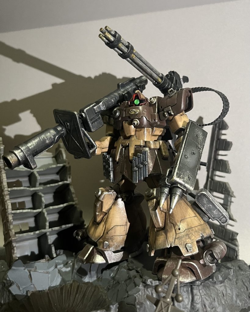 今年に入ってガンプラ熱が上がり、ガンプラ作成自体、幼少期ぶりでしたが、今の自分に出来る事は極力盛り込めたかなと思います。