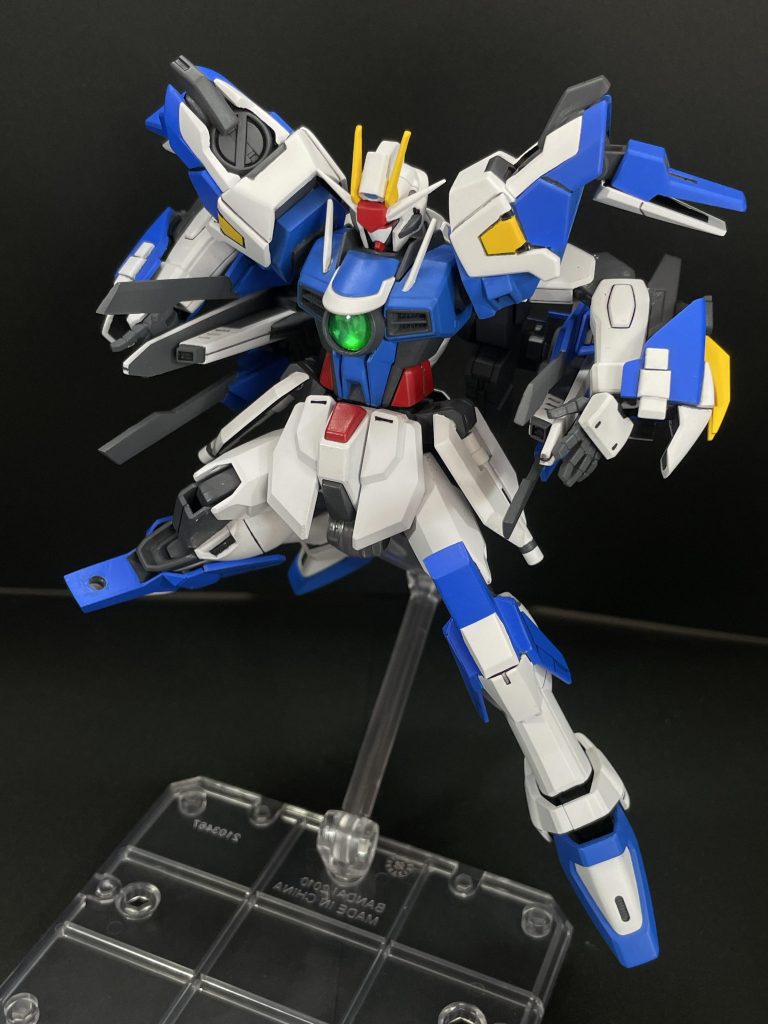 バックパックのサイドバインダーにはGNヴェスバー(VSBR)が搭載されており、前方に展開することで使用することが可能。粒子圧縮率や発射速度を調整することによって敵のGNフィールドを突破するための有効打となる。