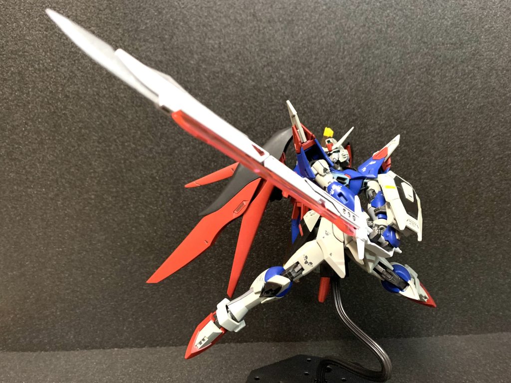 イモータルジャスティスとデスティニーのミキシングになります‼️アロンダイトは先端の実体剣部分をプラ板で延長してます(*^^*)