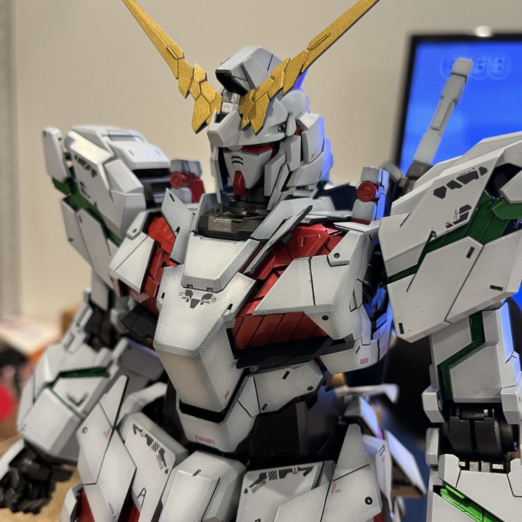 PGユニコーンガンダム 塗装完成品 （MG フルアーマーユニコーン