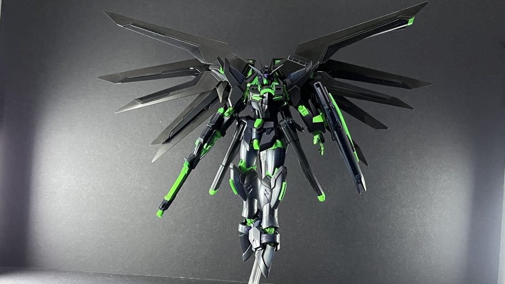 干渉が多く、あまり動かすと塗膜が剥げるのでポージングは控えめに。