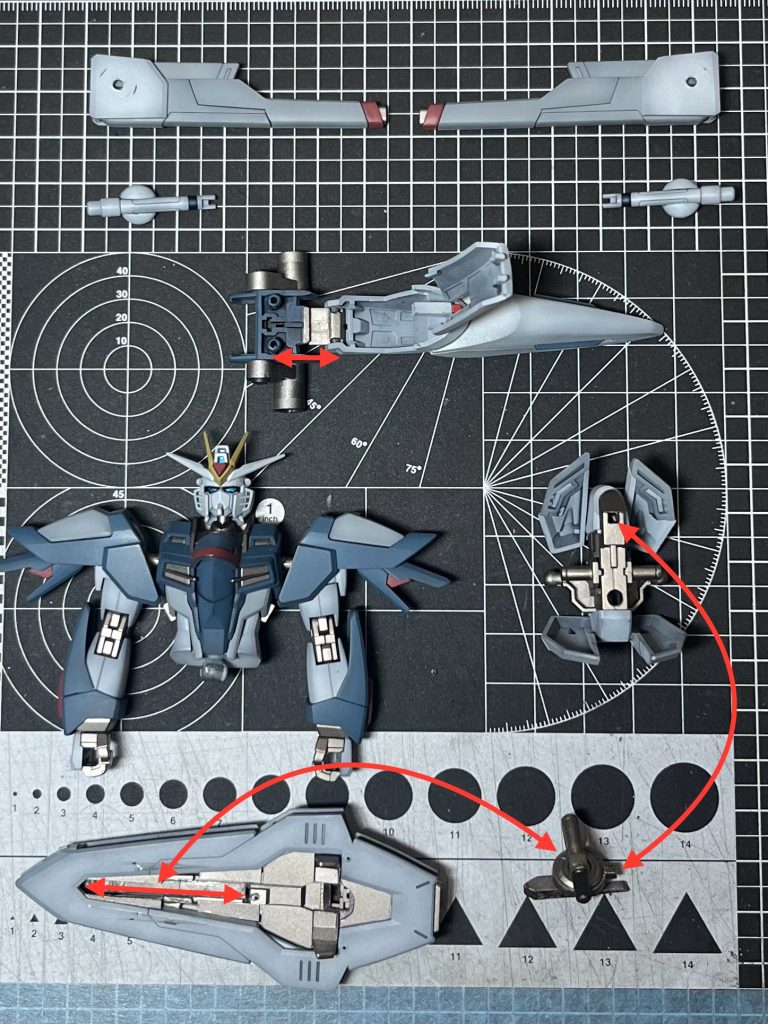 工作したパーツです。ガンダムベース東京のコンペに参加するため、加工はプラ板、プラ棒、真鍮線、パテのみで行いました。シールドまわりの設計、加工が一番大変でした。